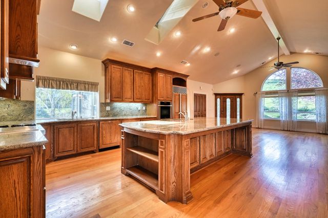 4835 Val Verde Rd, Loomis, CA 95650