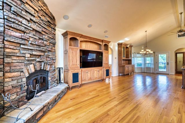 4835 Val Verde Rd, Loomis, CA 95650