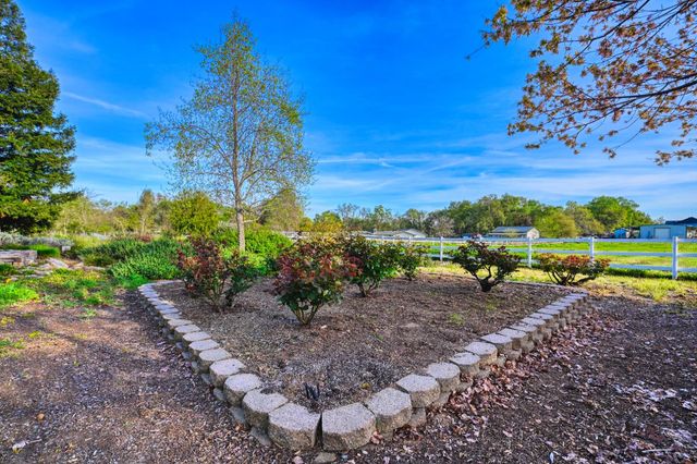 4835 Val Verde Rd, Loomis, CA 95650