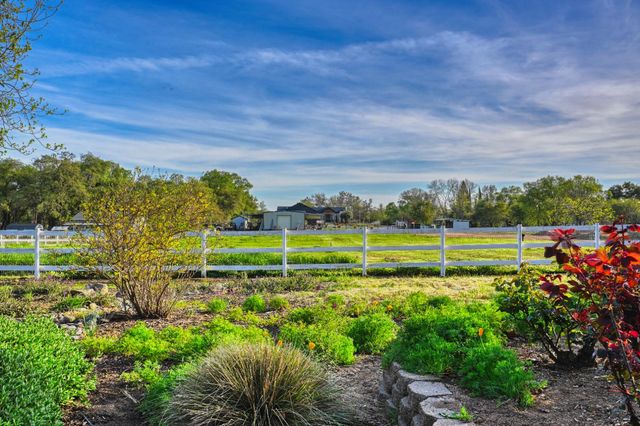 4835 Val Verde Rd, Loomis, CA 95650