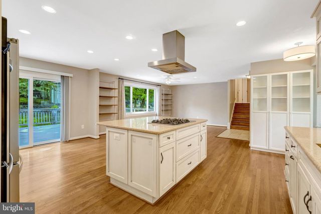 6717 REYNARD DR, Springfield, VA 22152