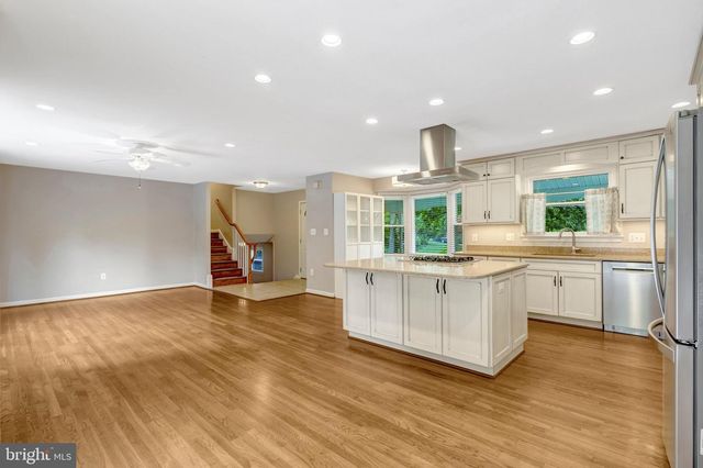 6717 REYNARD DR, Springfield, VA 22152
