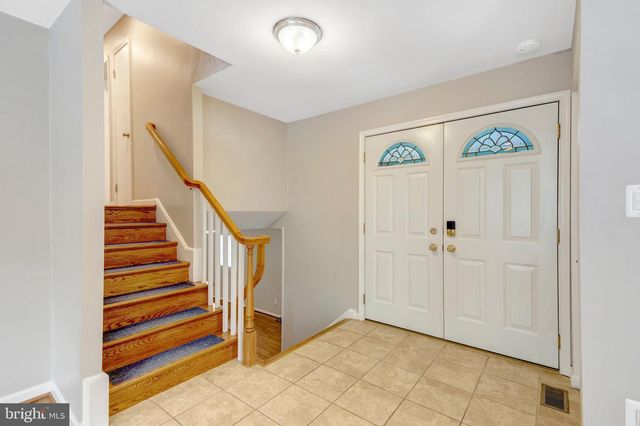 6717 REYNARD DR, Springfield, VA 22152
