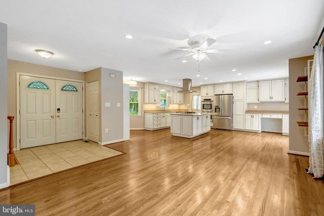 6717 REYNARD DR, Springfield, VA 22152