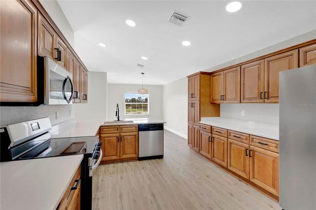 8 OAKRIDGE DRIVE, Frostproof, FL 33843