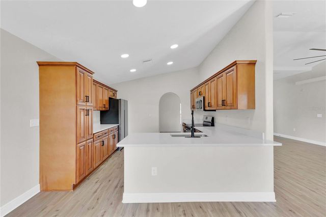 8 OAKRIDGE DRIVE, Frostproof, FL 33843