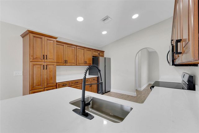 8 OAKRIDGE DRIVE, Frostproof, FL 33843