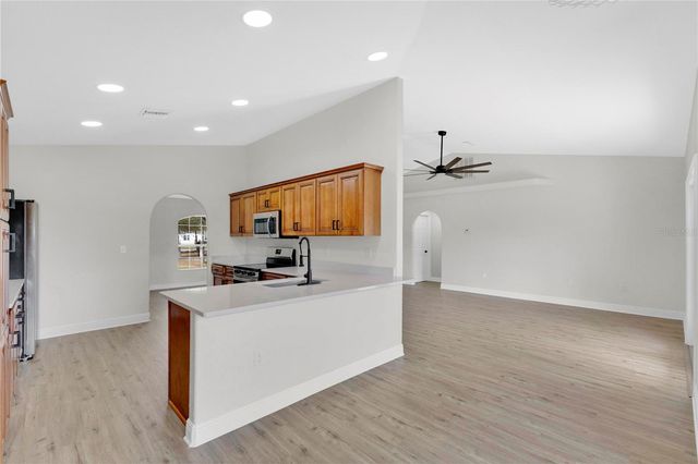 8 OAKRIDGE DRIVE, Frostproof, FL 33843