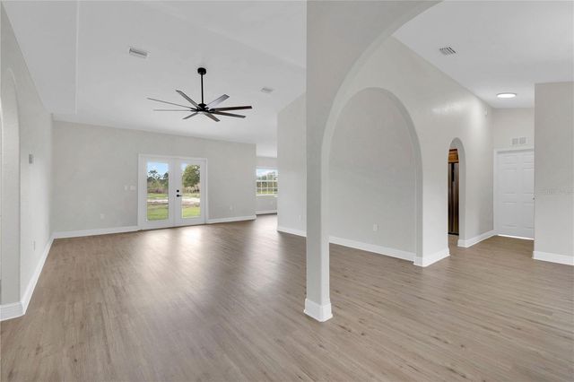 8 OAKRIDGE DRIVE, Frostproof, FL 33843