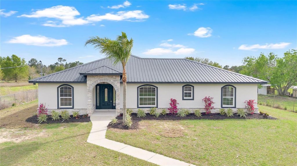 8 OAKRIDGE DRIVE, Frostproof, FL 33843