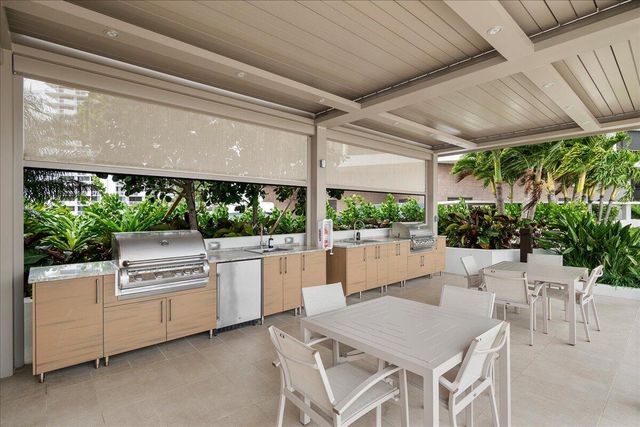100 Lakeshore Drive 1955, North Palm Beach, FL 33408