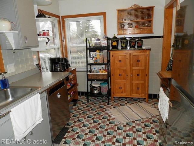 9209 Hemingway, Redford, MI 48239