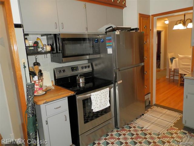 9209 Hemingway, Redford, MI 48239