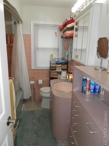 9209 Hemingway, Redford, MI 48239