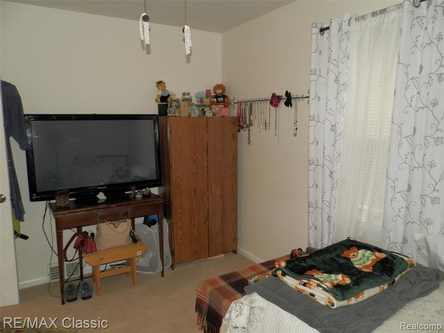 9209 Hemingway, Redford, MI 48239