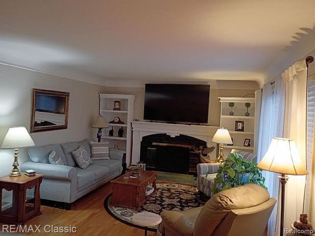 9209 Hemingway, Redford, MI 48239