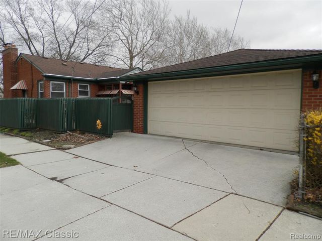 9209 Hemingway, Redford, MI 48239