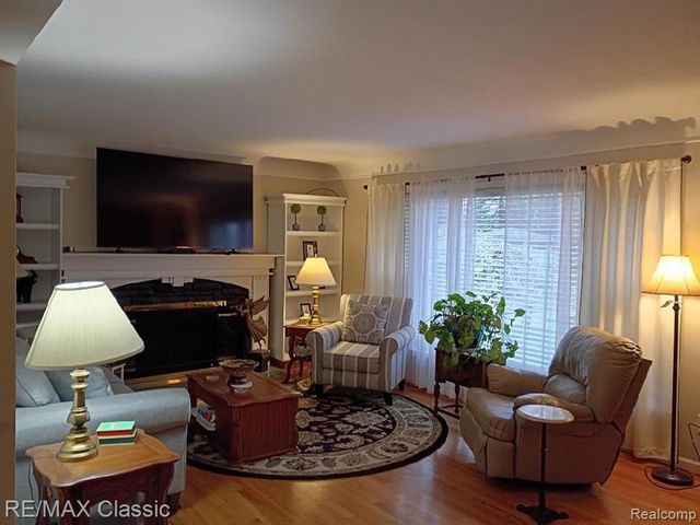 9209 Hemingway, Redford, MI 48239