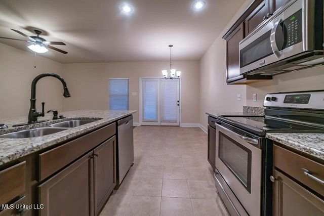 875 Reunion Place Circle, Biloxi, MS 39532