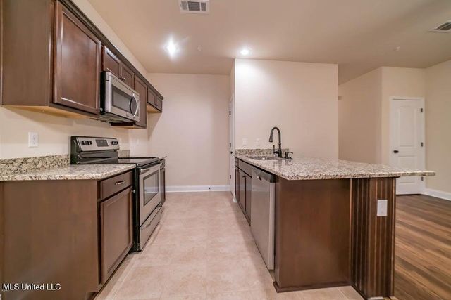 875 Reunion Place Circle, Biloxi, MS 39532