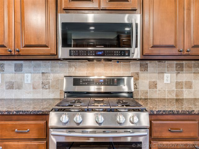 9225 N 143rd East Avenue, Owasso, OK 74055