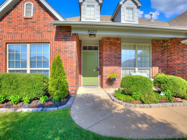 9225 N 143rd East Avenue, Owasso, OK 74055