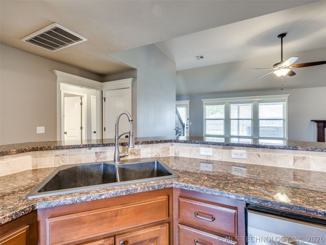 9225 N 143rd East Avenue, Owasso, OK 74055