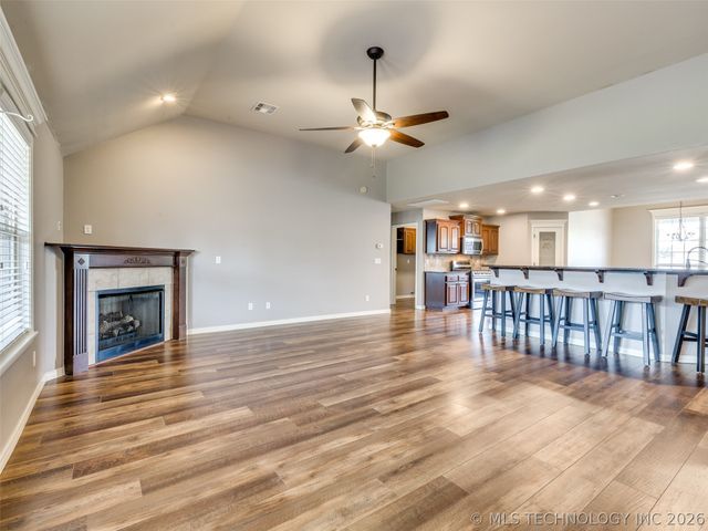 9225 N 143rd East Avenue, Owasso, OK 74055