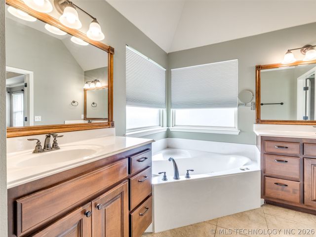 9225 N 143rd East Avenue, Owasso, OK 74055