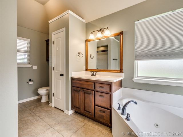 9225 N 143rd East Avenue, Owasso, OK 74055