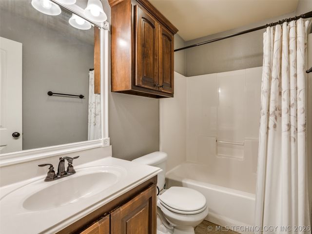9225 N 143rd East Avenue, Owasso, OK 74055