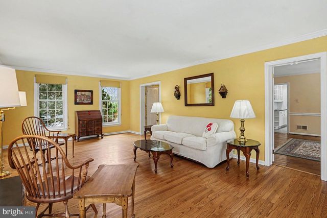 3 CARRIAGE WAY, Berwyn, PA 19312