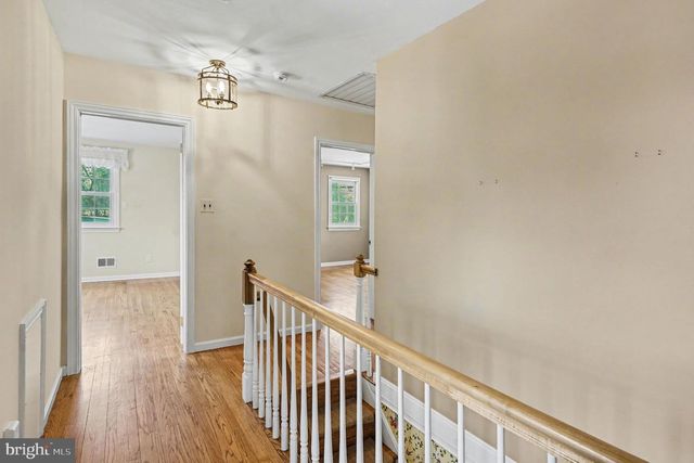 3 CARRIAGE WAY, Berwyn, PA 19312