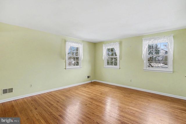 3 CARRIAGE WAY, Berwyn, PA 19312