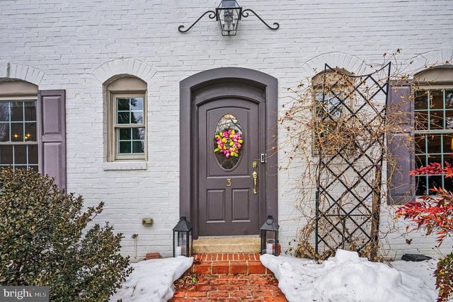 3 CARRIAGE WAY, Berwyn, PA 19312