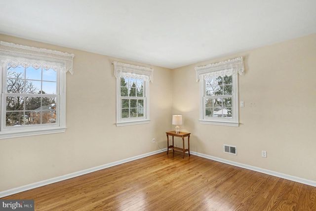 3 CARRIAGE WAY, Berwyn, PA 19312