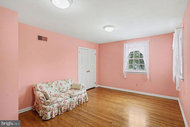 3 CARRIAGE WAY, Berwyn, PA 19312