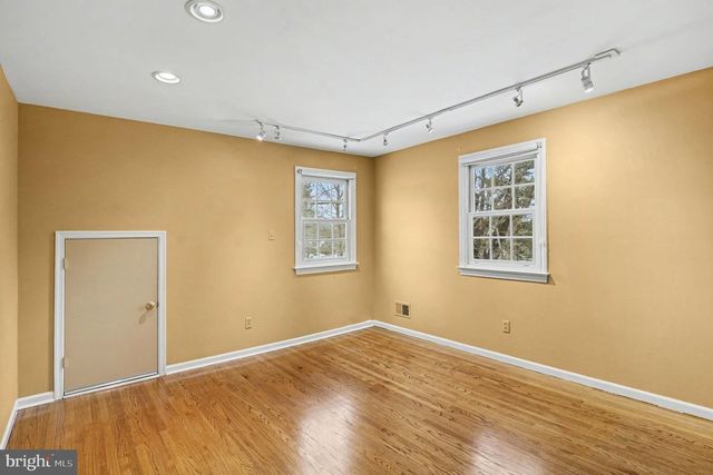 3 CARRIAGE WAY, Berwyn, PA 19312