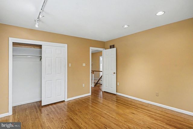 3 CARRIAGE WAY, Berwyn, PA 19312