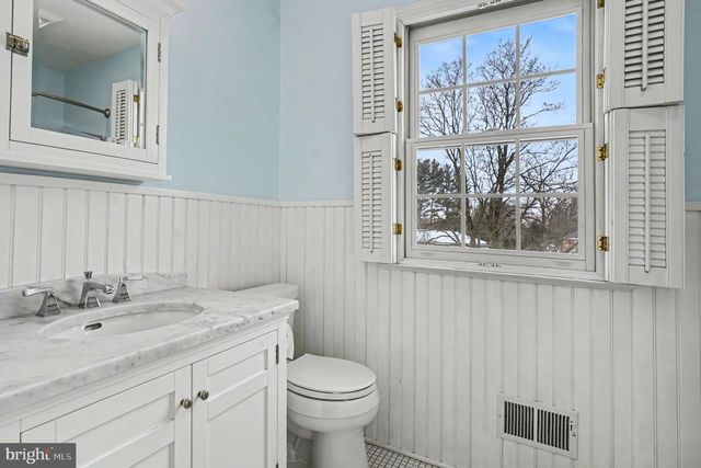 3 CARRIAGE WAY, Berwyn, PA 19312