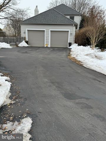 3 CARRIAGE WAY, Berwyn, PA 19312