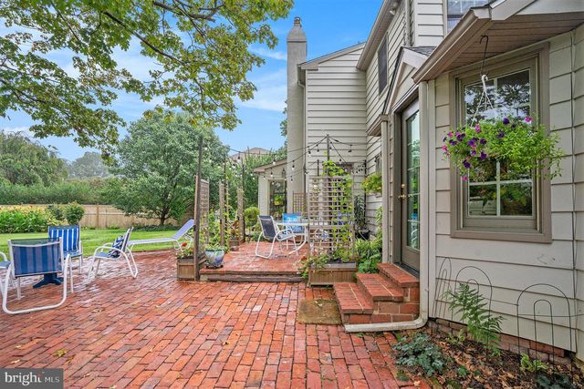 3 CARRIAGE WAY, Berwyn, PA 19312