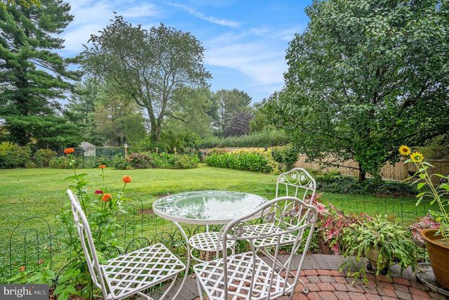 3 CARRIAGE WAY, Berwyn, PA 19312