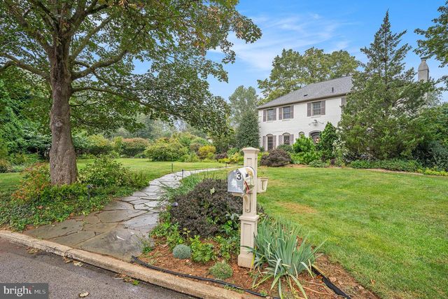 3 CARRIAGE WAY, Berwyn, PA 19312