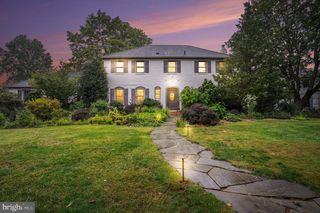 3 CARRIAGE WAY, Berwyn, PA 19312