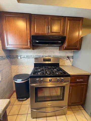 610 Kenilworth Avenue, Pontiac, MI 48340