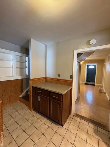 610 Kenilworth Avenue, Pontiac, MI 48340