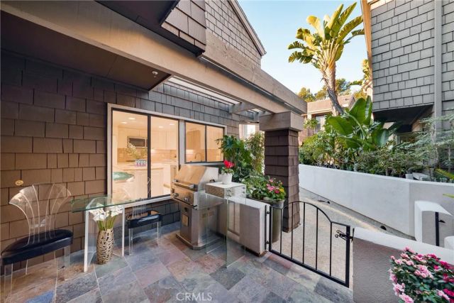 67 Sea Island Drive, Newport Beach, CA 92660