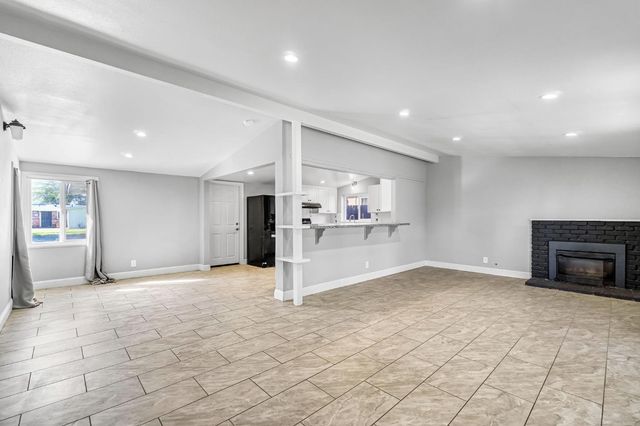 3763 E Swift Avenue, Fresno, CA 93726