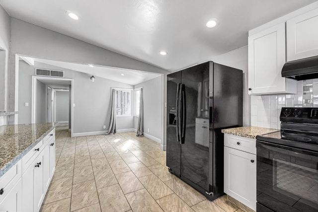 3763 E Swift Avenue, Fresno, CA 93726